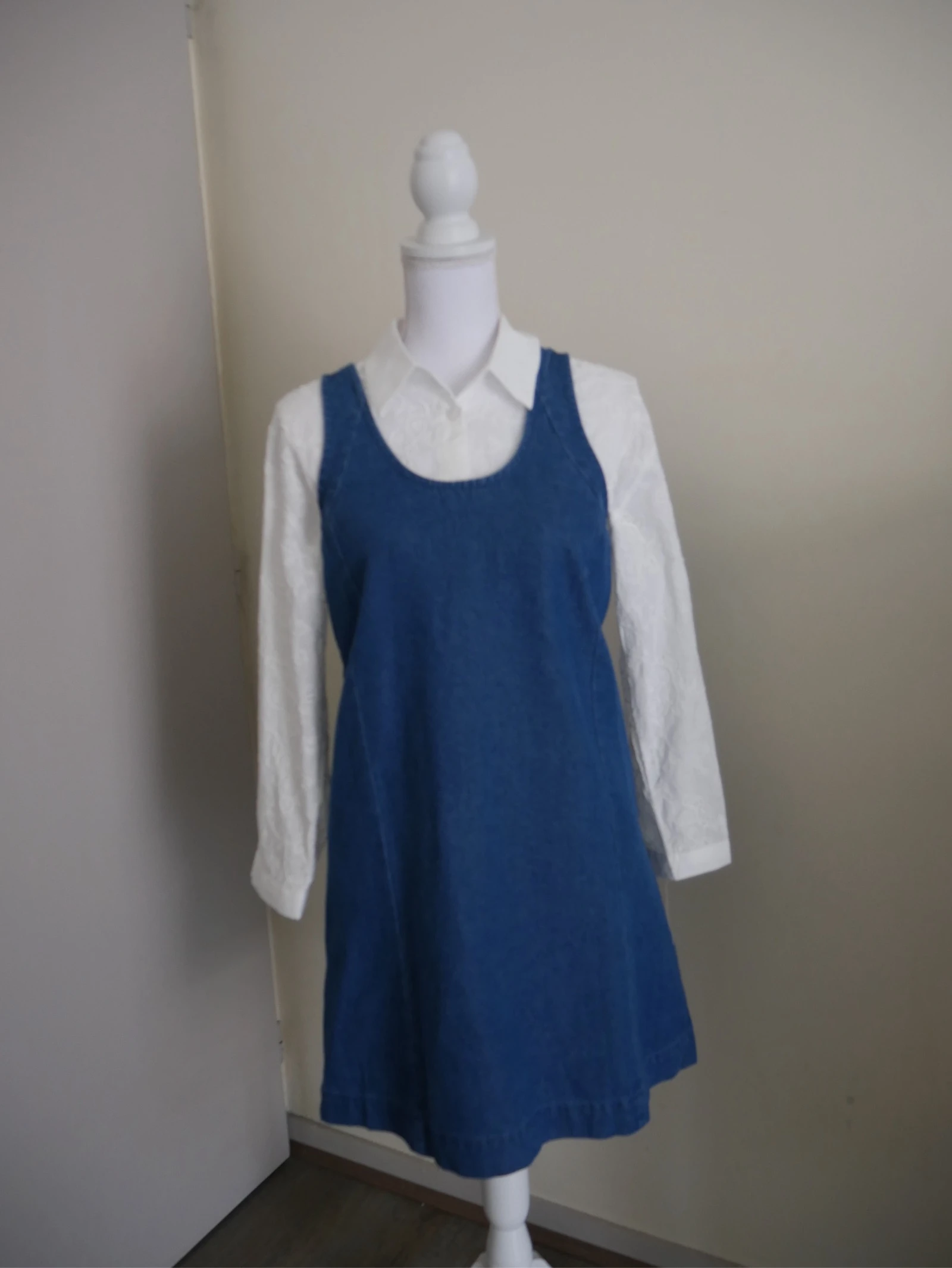 Robe en jean sans manches  – photo 7